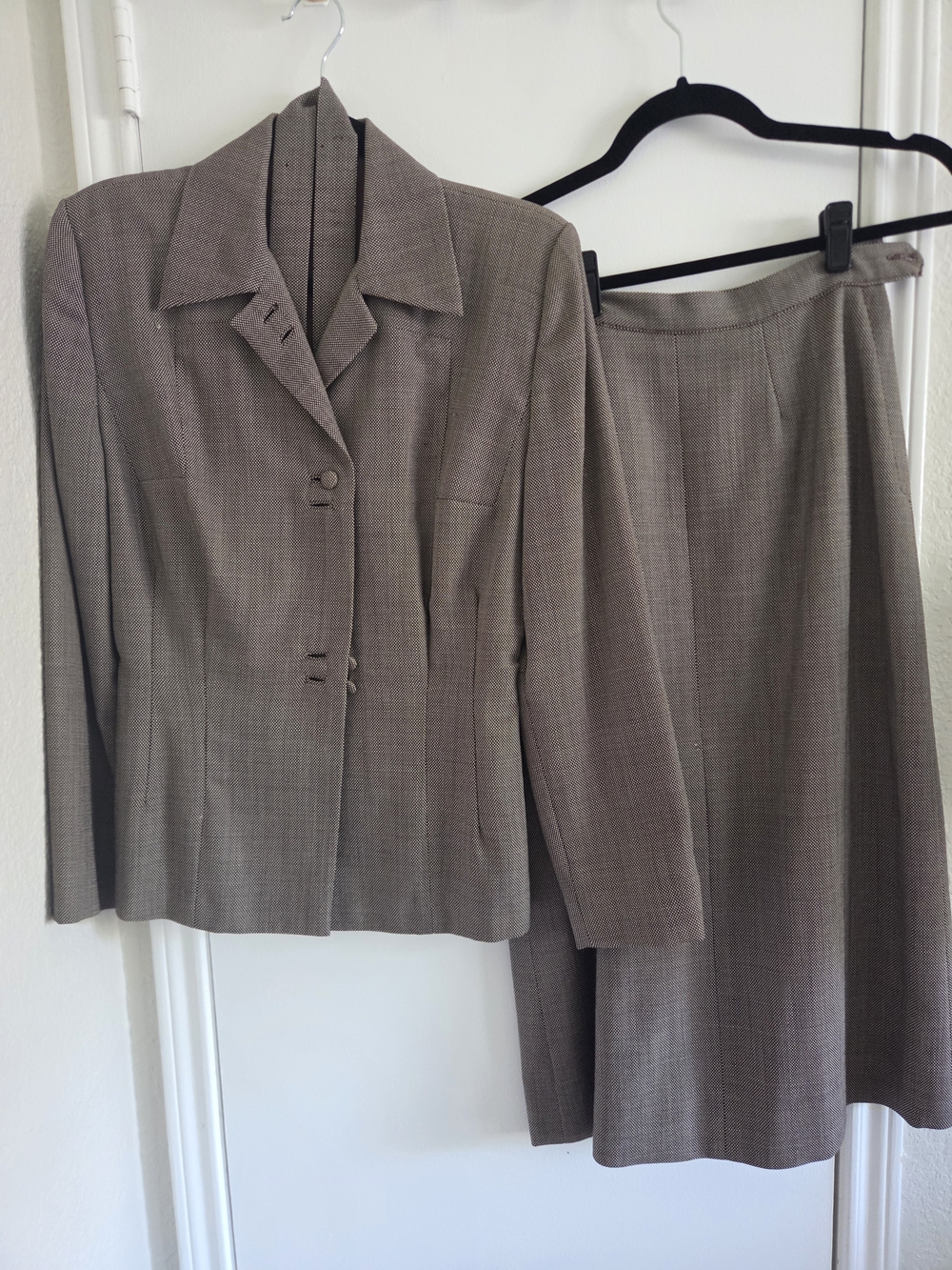 Vintage 40s Two-Piece Women's Skirt Suit in Taupe